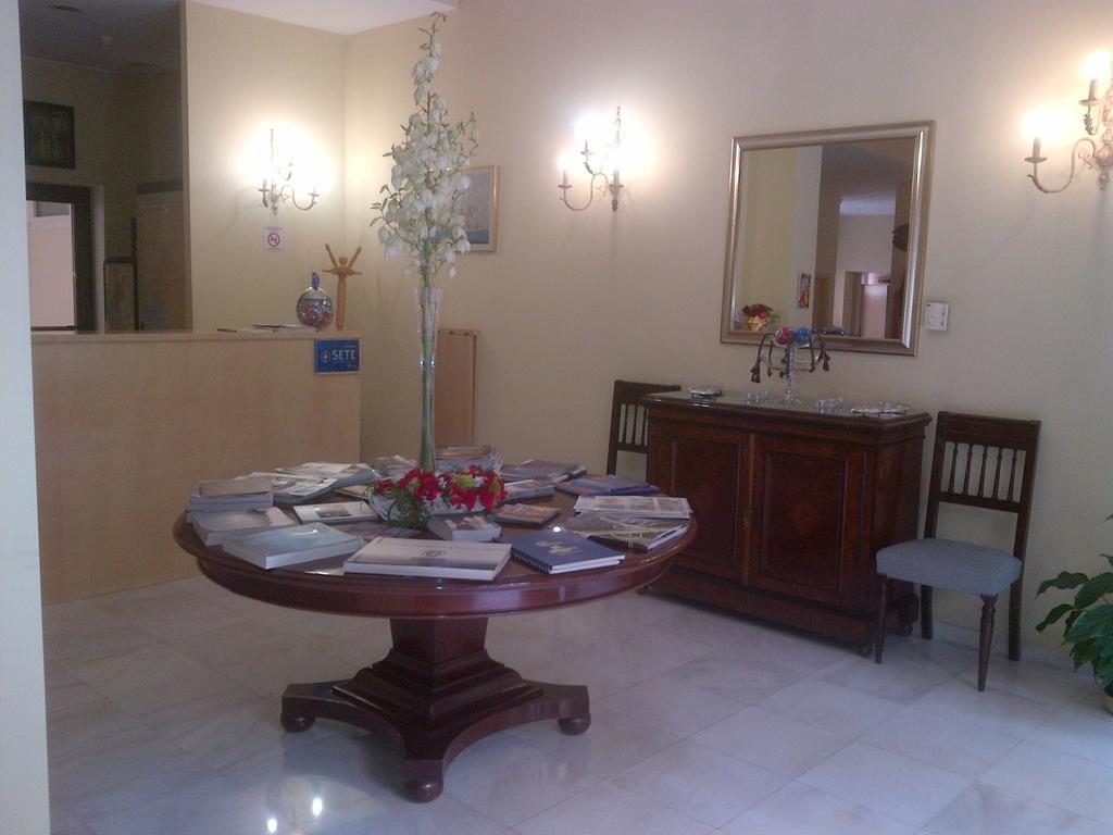 Efplias Hotel Apartments Pireus Zewnętrze zdjęcie