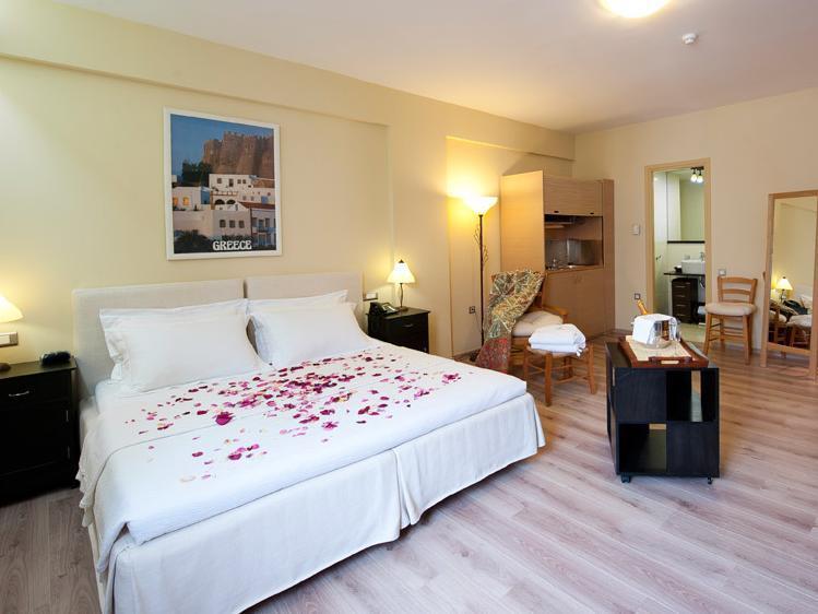 Efplias Hotel Apartments Pireus Zewnętrze zdjęcie