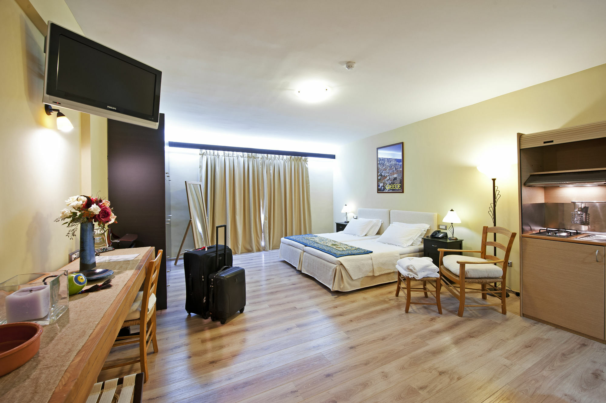 Efplias Hotel Apartments Pireus Zewnętrze zdjęcie
