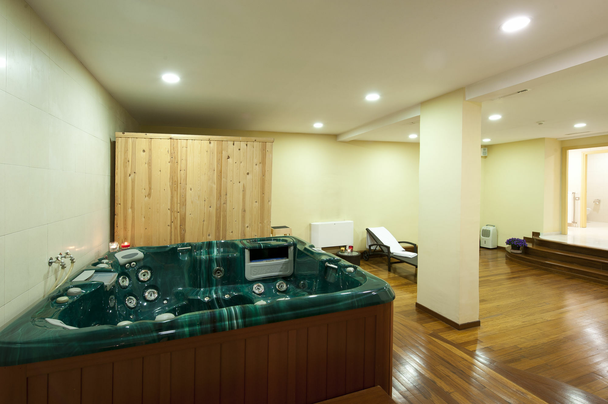 Efplias Hotel Apartments Pireus Zewnętrze zdjęcie