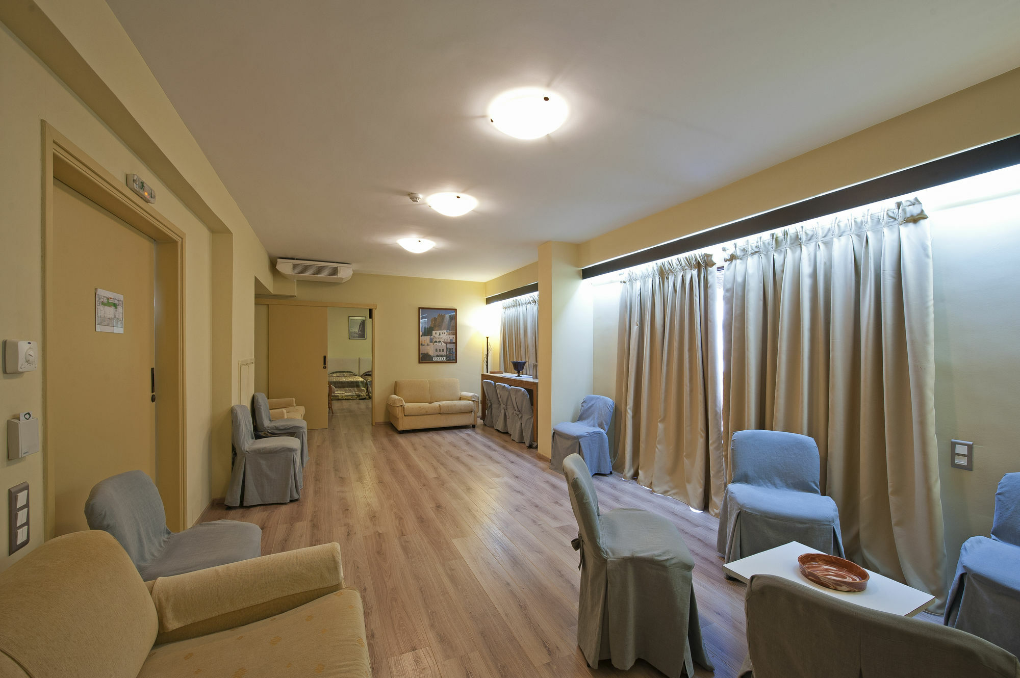 Efplias Hotel Apartments Pireus Zewnętrze zdjęcie
