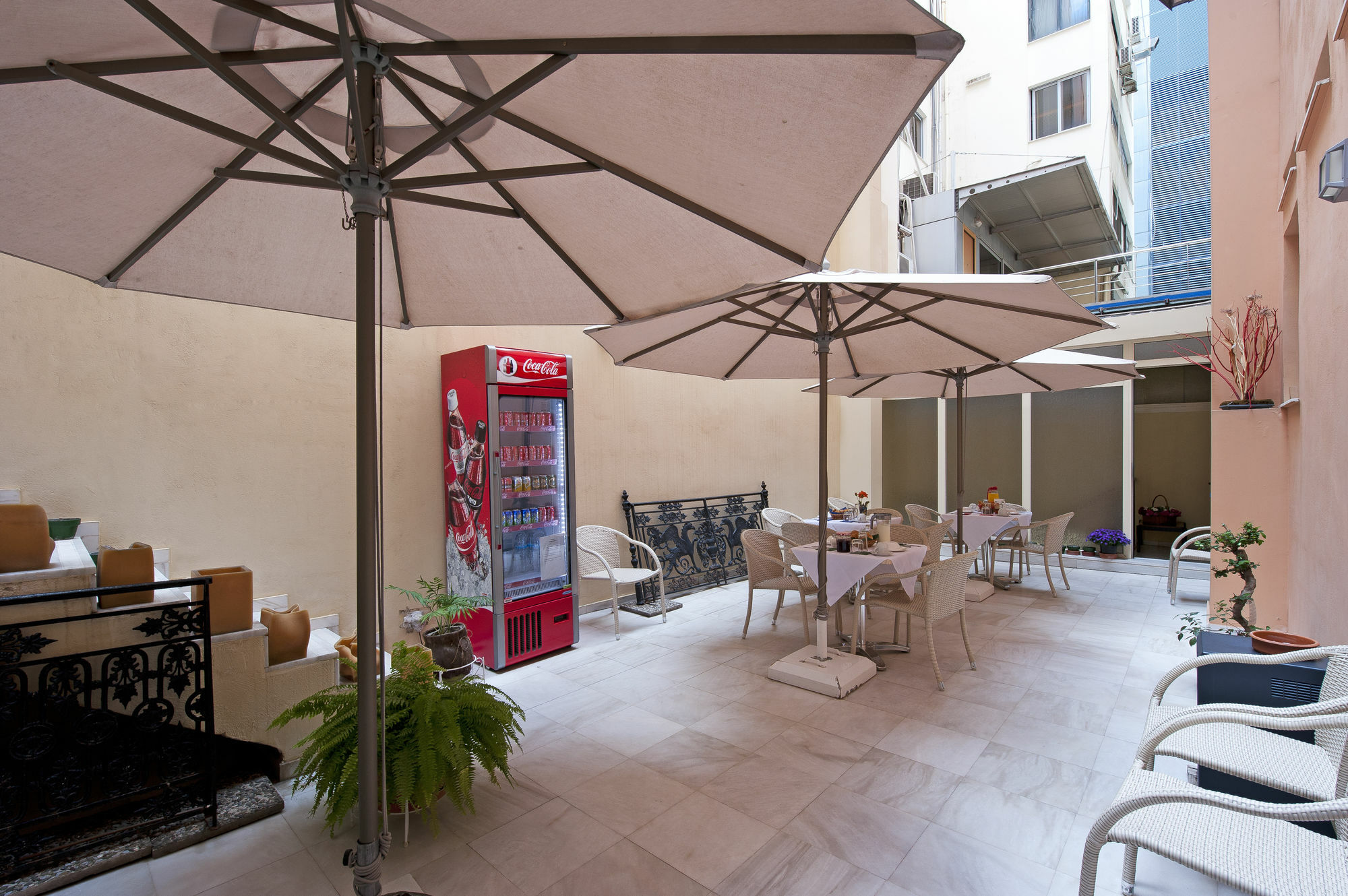 Efplias Hotel Apartments Pireus Zewnętrze zdjęcie