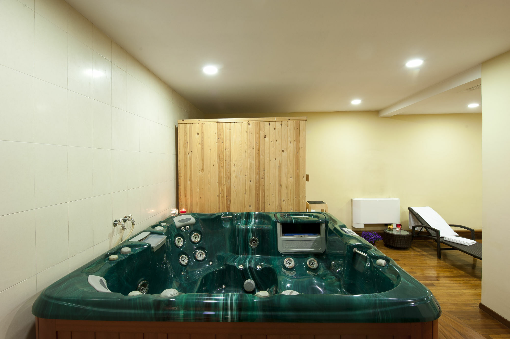 Efplias Hotel Apartments Pireus Zewnętrze zdjęcie
